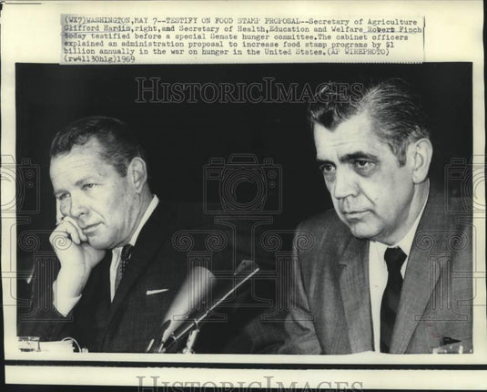 1969 Press Photo Secretaries Hardin & Finch testify at Senate hunger committee