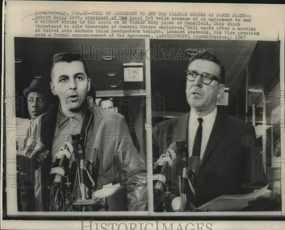 1967 Press Photo Robert Hall & Leonard Woodcock announce end of GM strike in OH