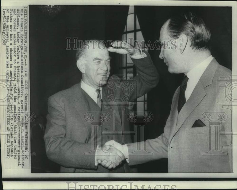 Load image into Gallery viewer, 1967 Press Photo Chairman William Fulbright greets soldier-diplomat James Gavin
