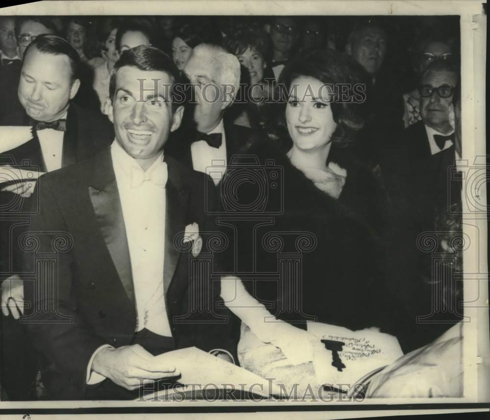 1966 Press Photo Lynda Bird Johnson &amp; George Hamilton appear at the Oscars.