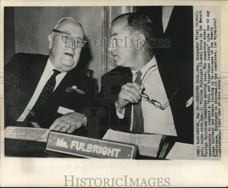 Load image into Gallery viewer, 1960 Press Photo Sens. Fulbright &amp; Wiley at Senate Foreign Relations Committee
