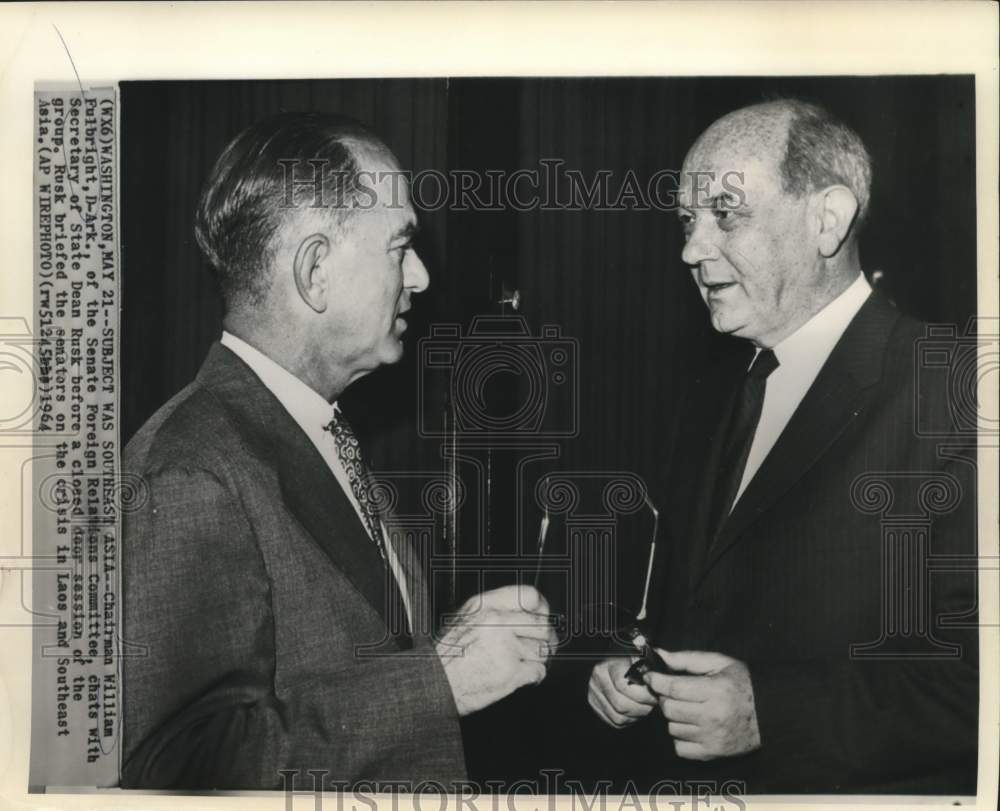 1964 Press Photo Chairman William Fulbright & Dean Rusk chat in Washington.