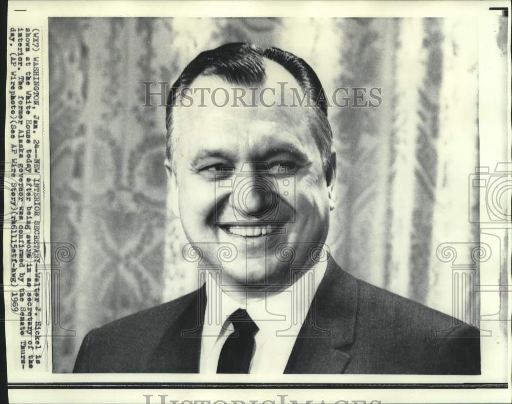 1969 Press Photo Walter Hickel, sworn in as Secretary of the Interior