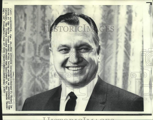1969 Press Photo Walter Hickel, sworn in as Secretary of the Interior