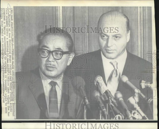 1968 Press Photo San Francisco State's S.I. Hayakaya & Mayor Alioto with newsmen