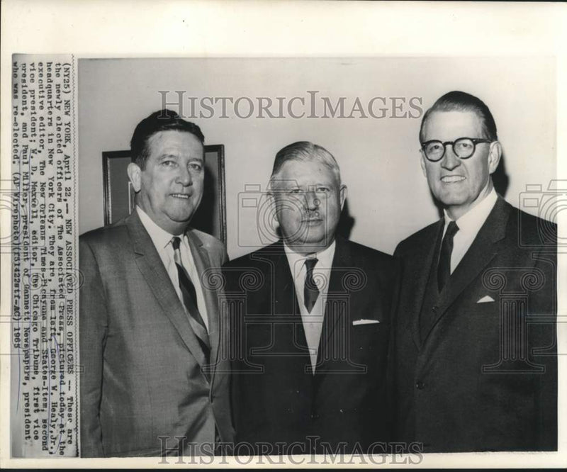 Load image into Gallery viewer, 1965 Press Photo George Healy &amp; other elected officers of The Associated Press
