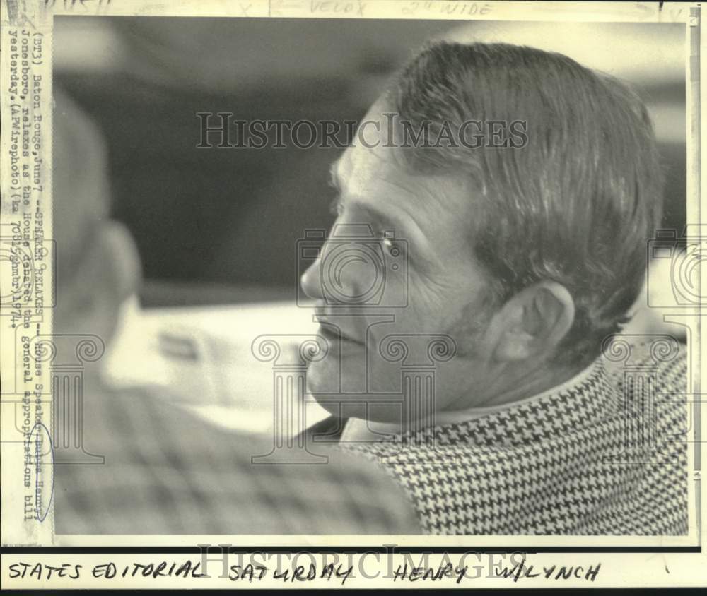 1974 Press Photo Bubba Henry, House Speaker relaxes as House debates a bill