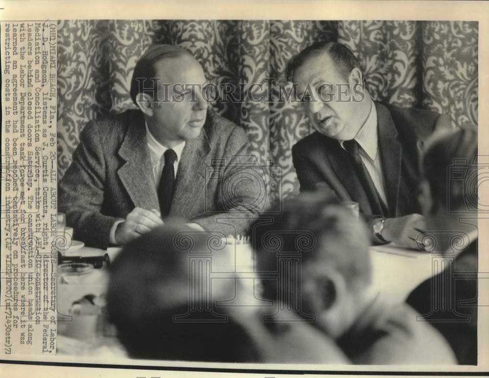 1971 Press Photo Labor Secretary Hodgson & Curtis Counts at meeting in Florida