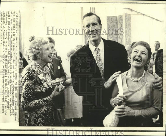 1971 Press Photo Jerome Hines laughs with Mrs. Gibbs and his wife at reception