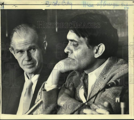 1972 Press Photo Alger Hiss & Eqbal Ahmad on Nixon's Asian policy panel in PA