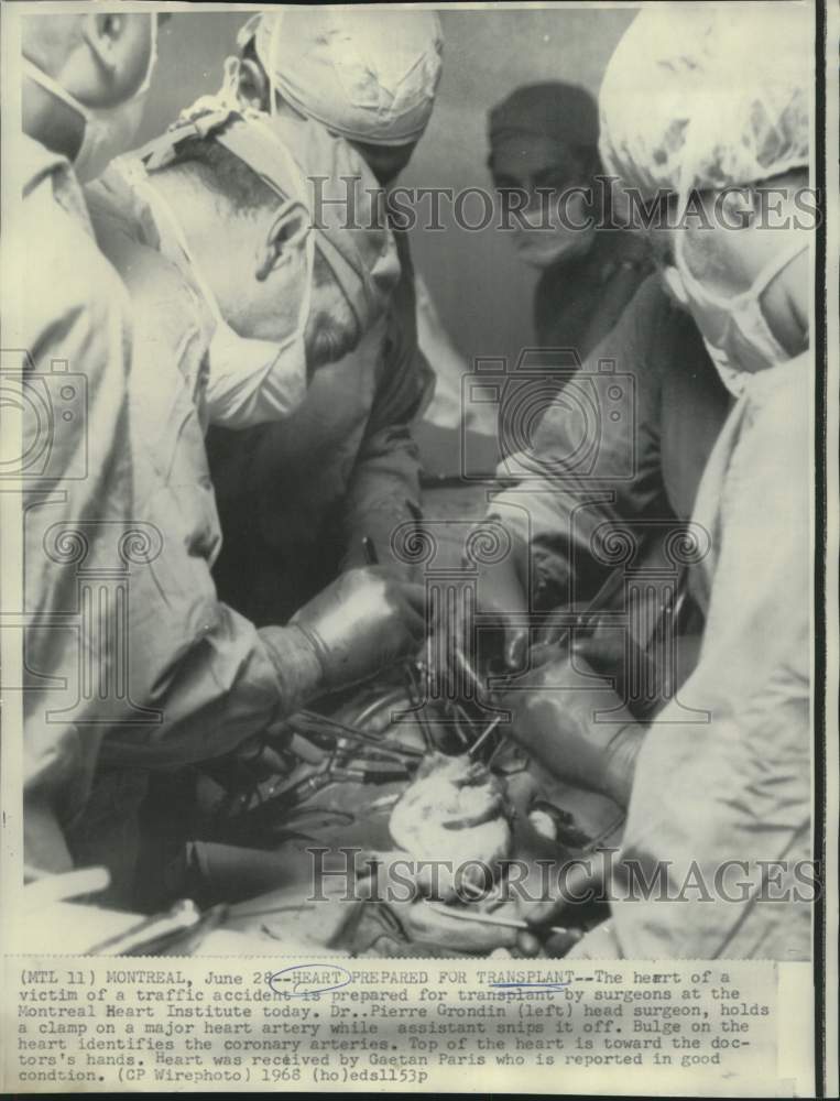 Load image into Gallery viewer, 1966 Press Photo Heart transplant performed at Montreal Heart Institute
