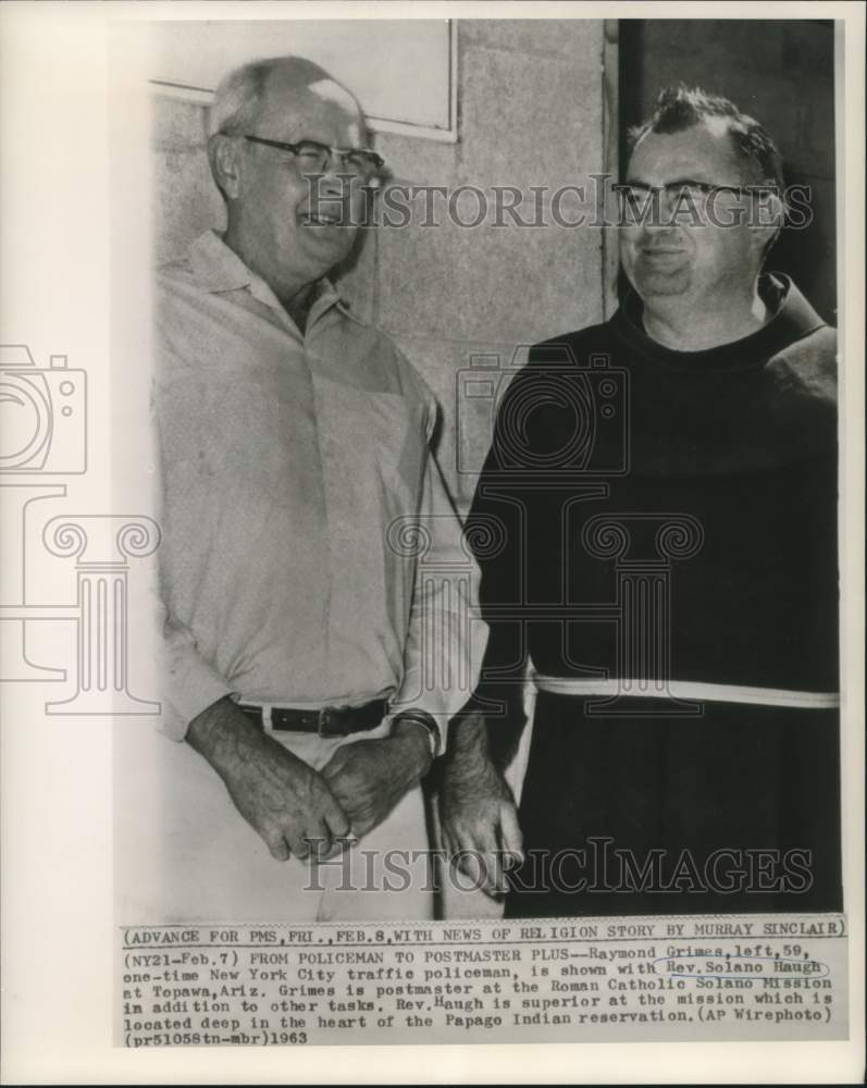 Load image into Gallery viewer, 1963 Press Photo Raymond Grimes, postmaster &amp; Rev. Haugh at Topawa, AZ

