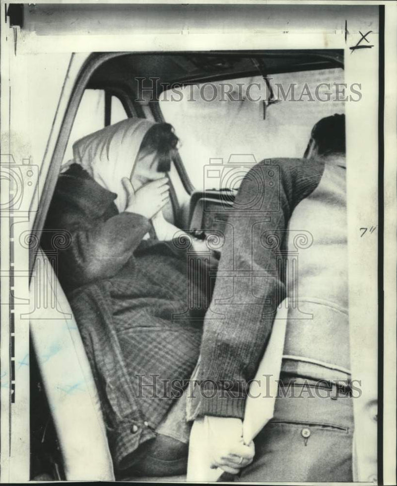 Load image into Gallery viewer, 1969 Press Photo Pvt. Hinkle covered by coat, held by his mother in Oregon
