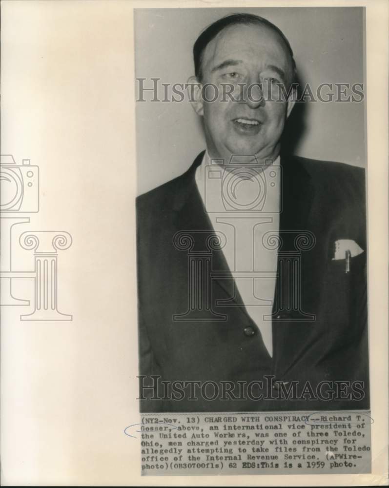 Load image into Gallery viewer, 1959 Press Photo Richard T. Gosser, International Vice President of United Auto
