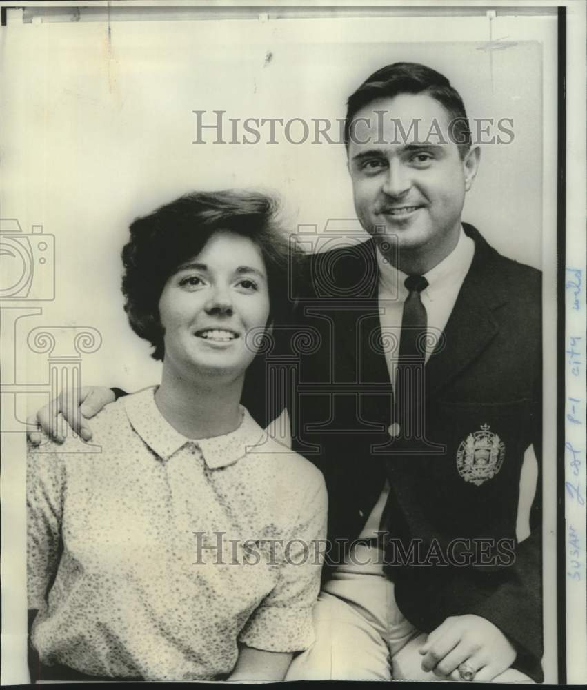 1966 Press Photo Naval Academy June Week Color Girl Susan Hamilton &amp; McKenney