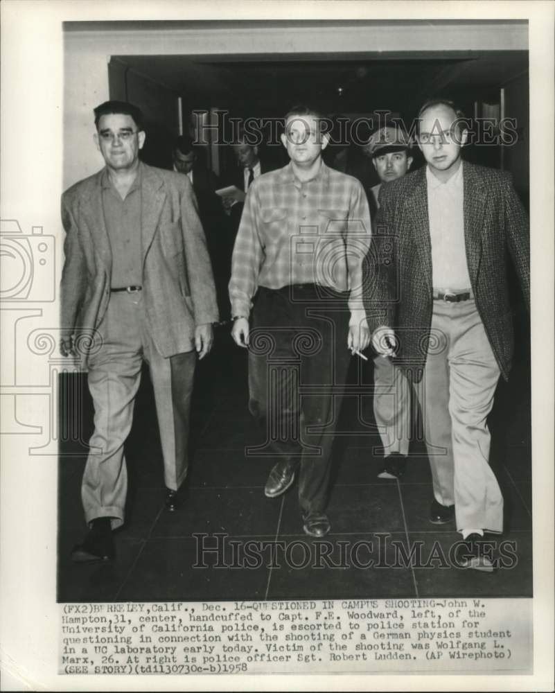 1958 Press Photo John Hampton, handcuffed to Capt. Woodward, escorted from UC