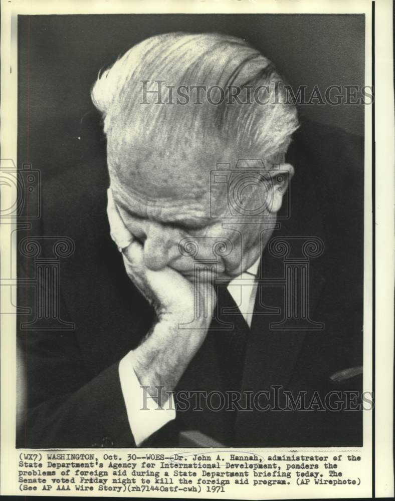 1971 Press Photo Dr. Hannah, International Development, at State Department