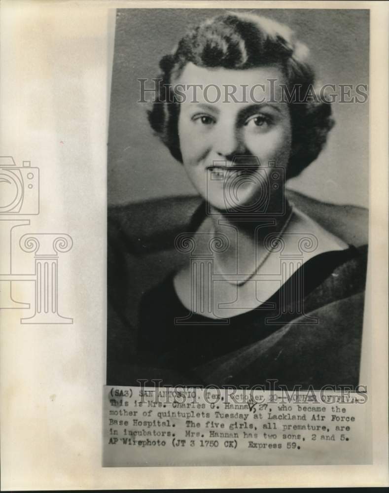 Load image into Gallery viewer, 1959 Press Photo Mrs. Charles G. Hannan, mother of quintuplet girls born in TX
