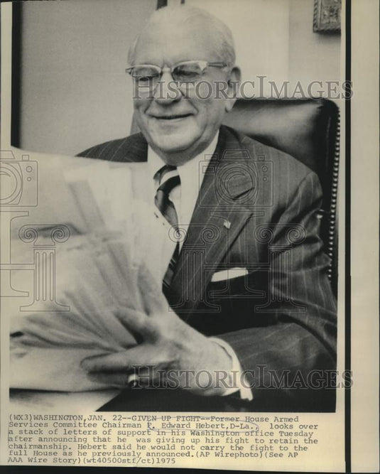 1975 Press Photo Former House Armed Services Chairman Hebert looks at mail