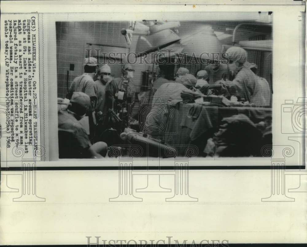 1968 Press Photo St. Luke Hospital surgeons and aides perform heart transplant