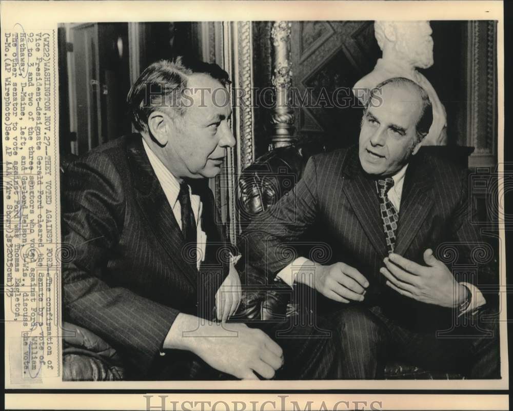 1973 Press Photo Senators William Hathaway & Nelson discuss Ford confirmation