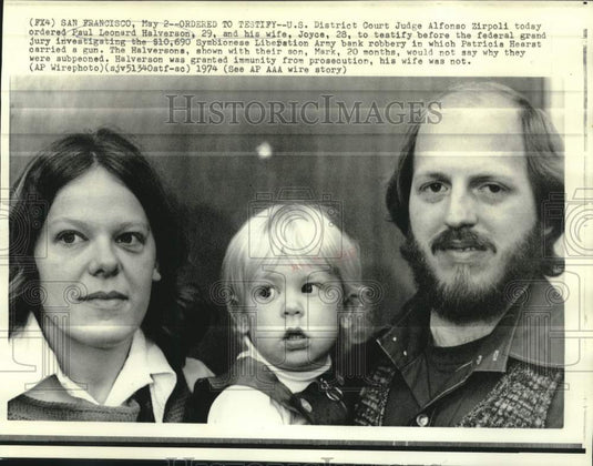 1974 Press Photo Paul and Joyce Halverson and son appear in U.S. District Court