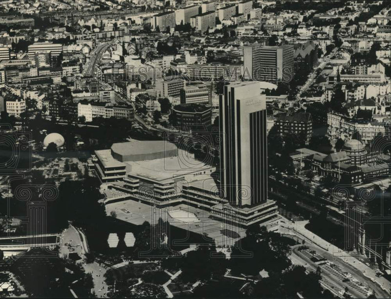 Load image into Gallery viewer, 1973 Press Photo Aerial view of Hamburg Germany Congress Center - now09582
