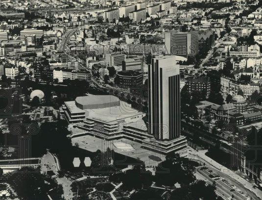 1973 Press Photo Aerial view of Hamburg Congress Centre in Germany - now09588