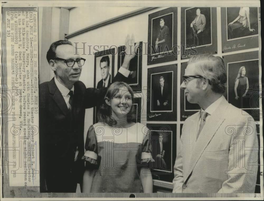 1968 Press Photo Robert E. Gard, Wisconsin theater pioneer with daughter, Maryo