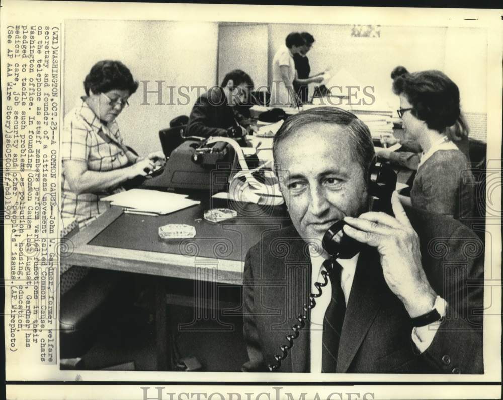 1970 Press Photo Common Cause founder John Gardner on phone in Washington office