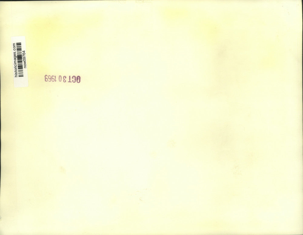 1969 Press Photo Newspaper representatives confirm sale to Knight Newspapers