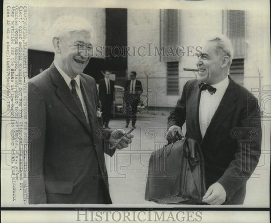 1967 Press Photo Doctors Halpern & Umberger leave Naples, Florida court