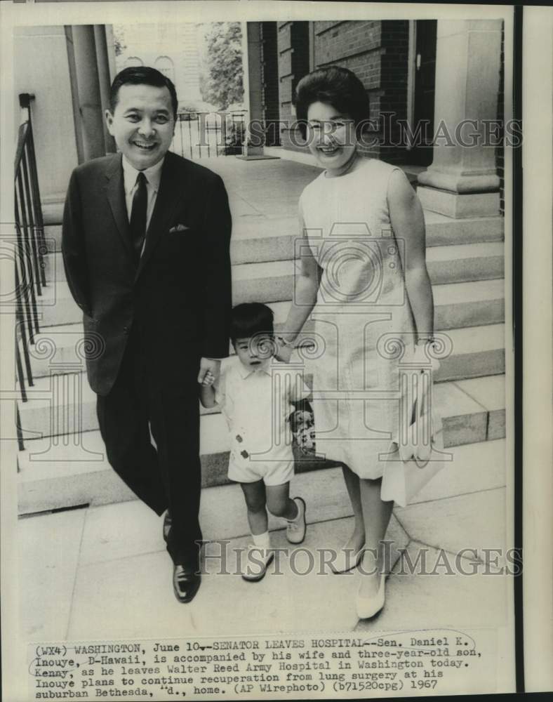 Load image into Gallery viewer, 1967 Press Photo Senator Daniel Inouye leaves hospital accompanied by family
