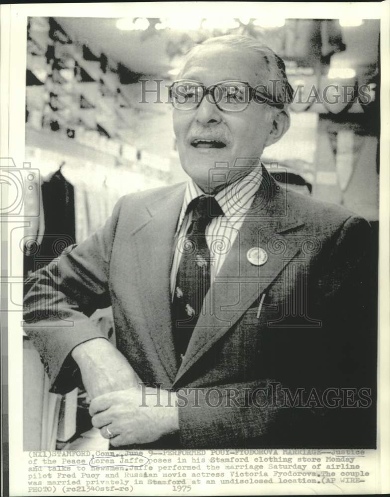 Load image into Gallery viewer, 1975 Press Photo Justice Lorene Jaffe with newsmen in Stamford clothing store.
