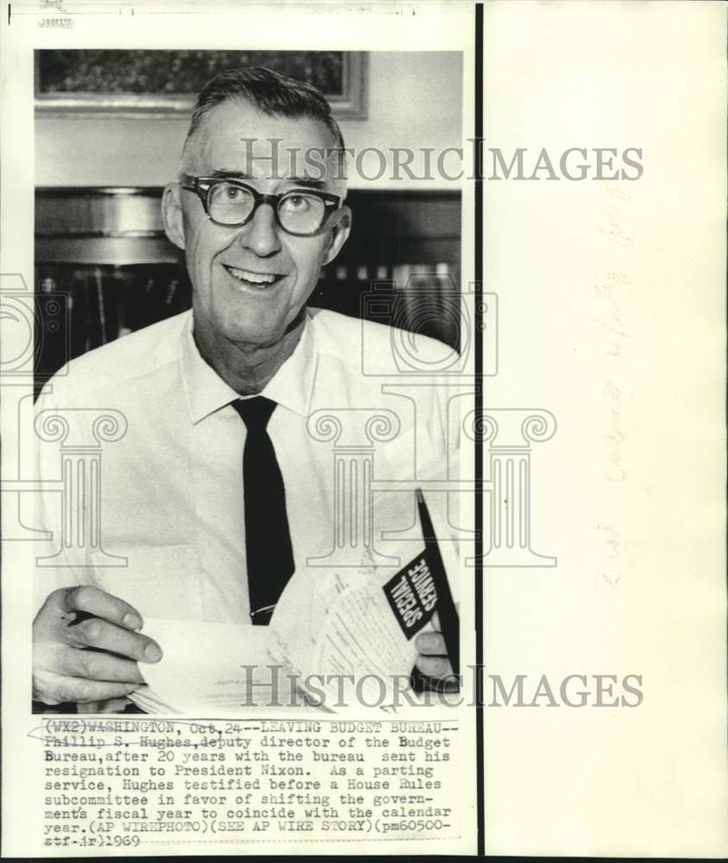 Load image into Gallery viewer, 1969 Press Photo Phillip S. Hughes, Deputy Director of Budget Bureau - now10361
