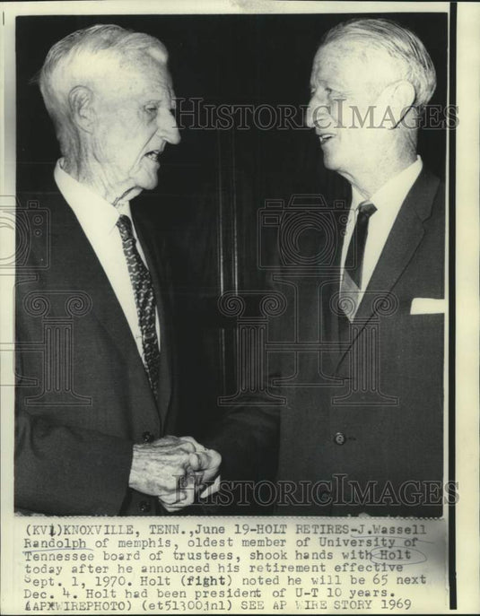 1969 Press Photo Wassell Randolph and Holt shake hands in Knoxville, Tennessee