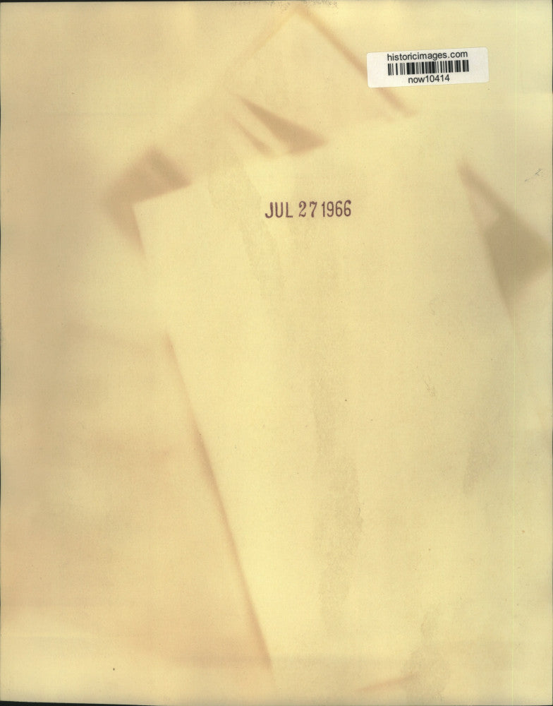 1966 Press Photo Frank Holt and wife prepare to vote in Arkansas gubernatorial