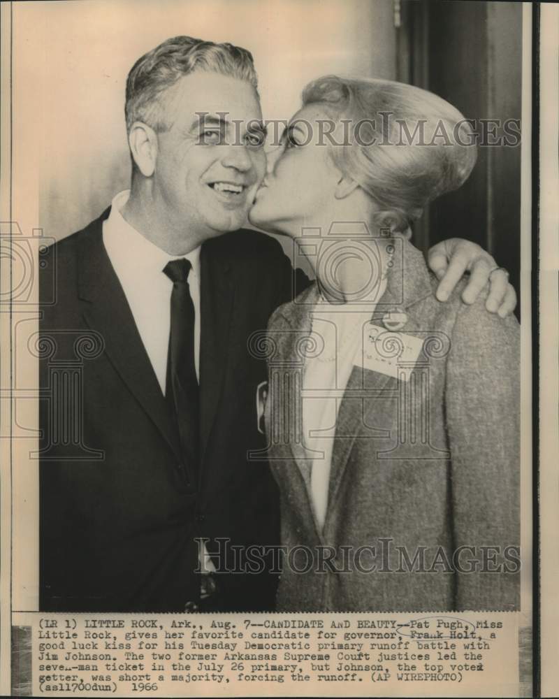 Load image into Gallery viewer, 1966 Press Photo Pat Pugh, Miss Little Rock gives good luck kiss to Frank Holt
