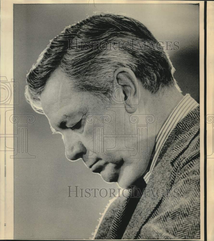 1974 Press Photo Frank Ikard, American Petroleum, at Washington news conference