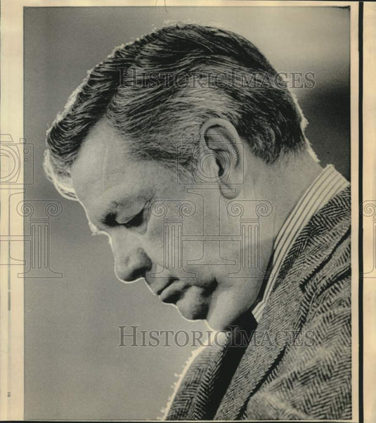 1974 Press Photo Frank Ikard, American Petroleum, at Washington news conference