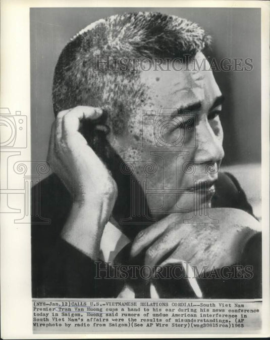 1965 Press Photo South Vietnam Premier Tran Van Huong listens at news conference