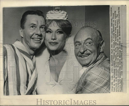 1962 Press Photo Joyce Jameson and other actors of "Venus at Large," in New York