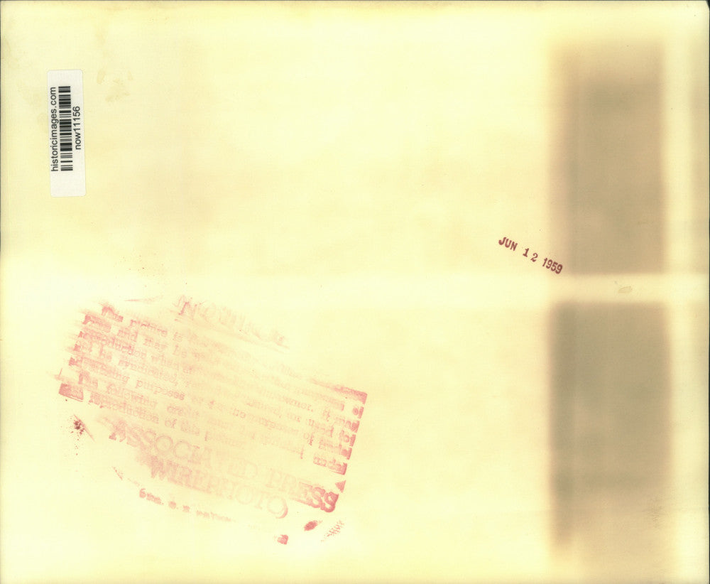 1959 Press Photo Metro Holecachka hands over papers to Senate Rackets Committee