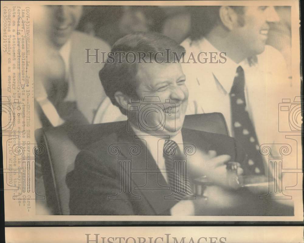 1975 Press Photo North Carolina Governor Holshouser at Governors Conference