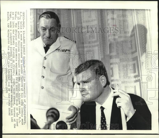 1970 Press Photo William Honeywill tells London news conference of 12 hour swim