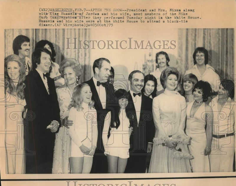 Load image into Gallery viewer, 1973 Press Photo King Hussein, Nixon and others after Washington black-tie event
