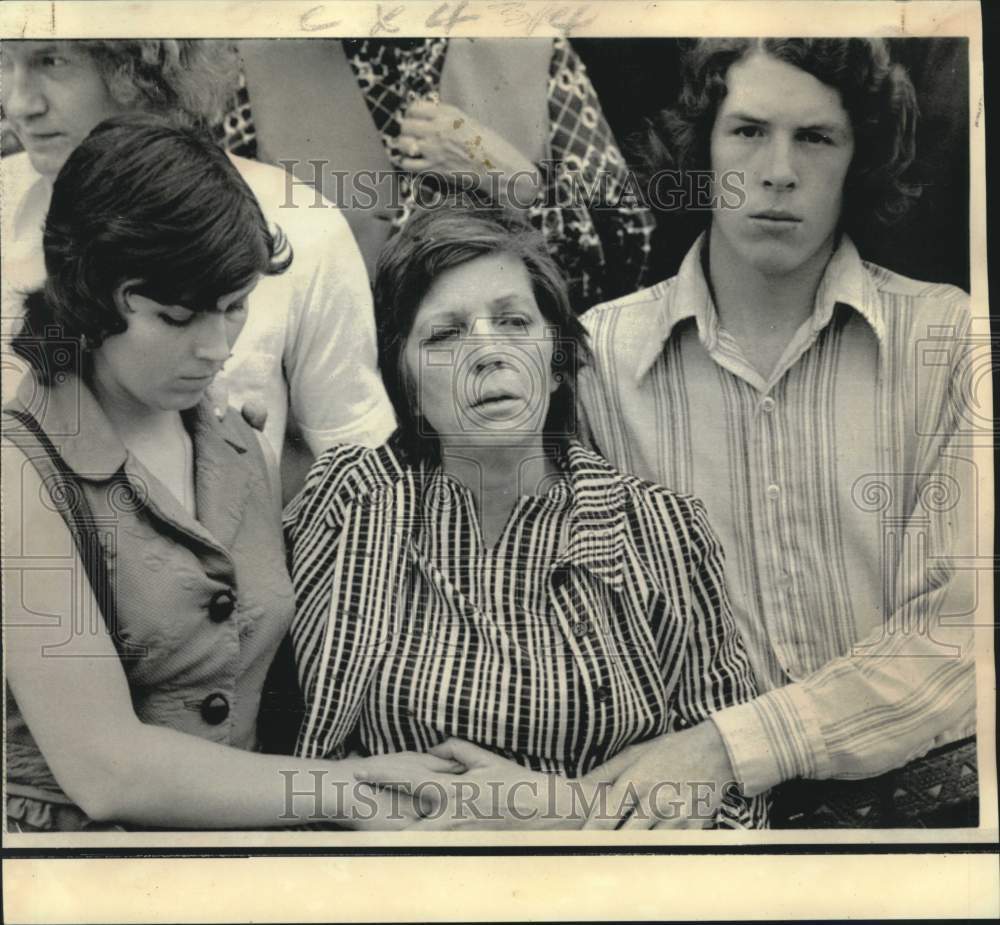 1974 Press Photo Novella Pollard, Huntsville prison hostage with daughter