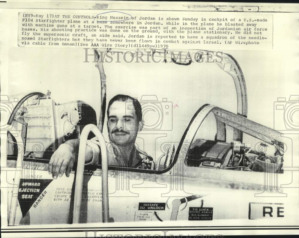 1970 Press Photo Jordan's King Hussein sits in cockpit of F104 Starfighter.