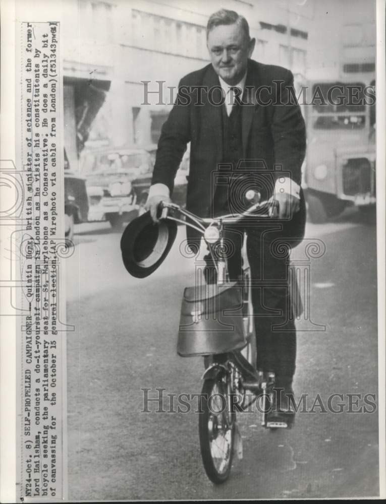 1964 Press Photo British Minister of Science, Quintin Hogg cycling in London