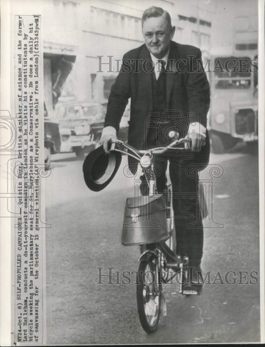 1964 Press Photo British Minister of Science, Quintin Hogg cycling in London